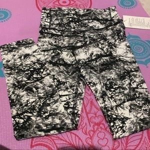 (NWT) LULULEMON limited collection seawheeze speed wunder crop 25"